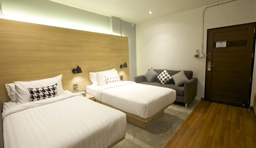 Twin Bed Room 