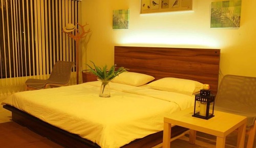 6 Bedrooms Villa