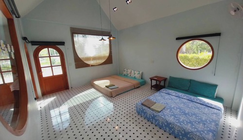 Queen Room with Park View (B)