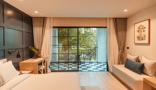 Garden Wing Deluxe Room (King Bed)