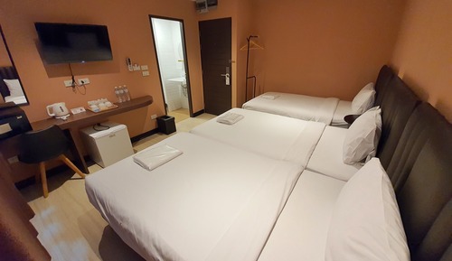 Economy Triple Room