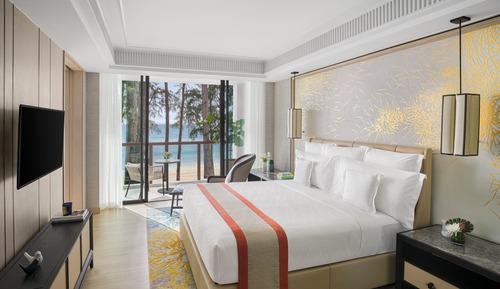 Suite, 1 King Bed, Club Lounge Access, Beachside (Ocean View)