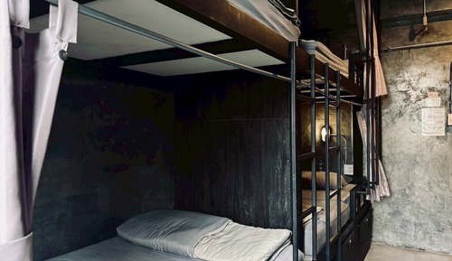 Shared Dormitory, Women only