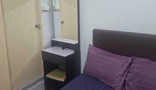 Double Room with Private Bathroom without window