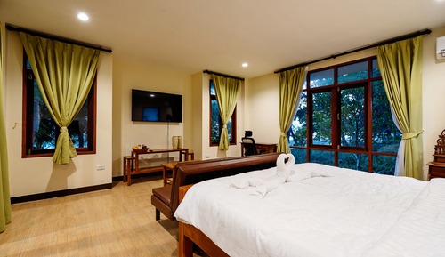 Signature Bungalow, Ocean View, Beachfront