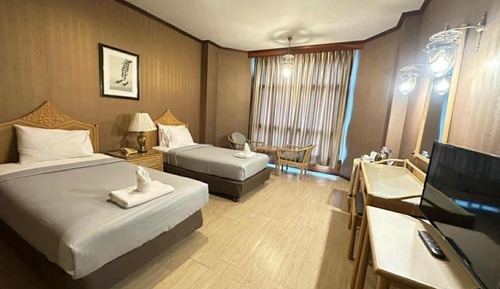 Superior Twin Room, City View