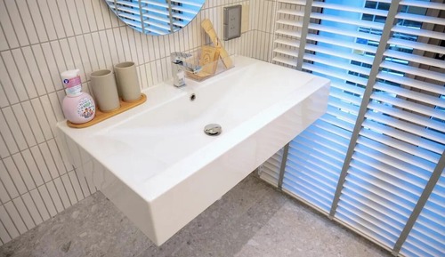 Queen Room 24m (F2)