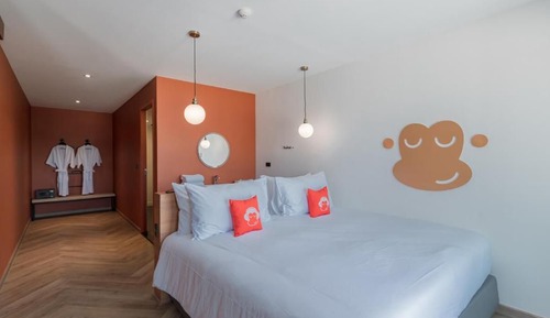 Suite, Sea View