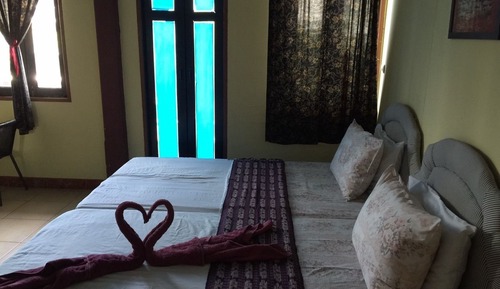 Standard Twin Bed
