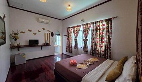 Superior King Bed