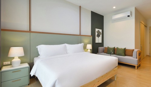 Superior King Bed