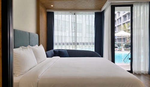 Standard Pool Access King Bed
