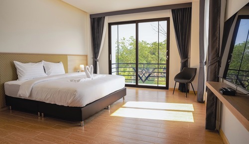 Suite, River View