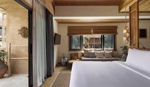Grand Room, 1 King Bed, City View
