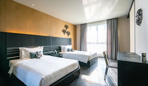 Suite, River View (1 Guest)