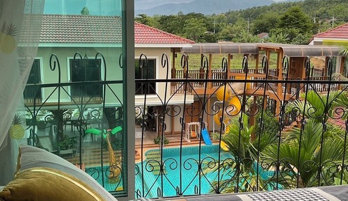 Deluxe Pool & Lake View Room R16