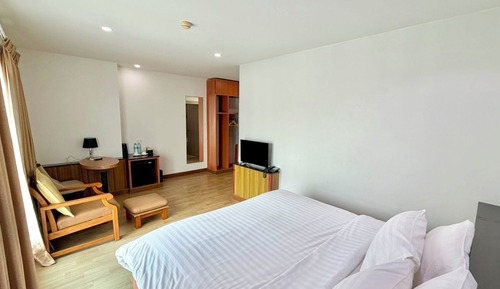 Corner Deluxe Double Room