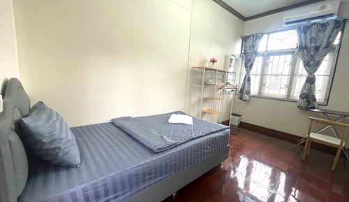 Standard Single Room, Shared Bathroom