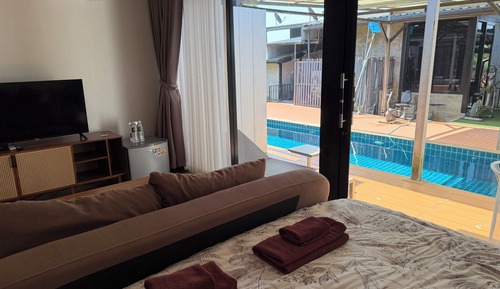 Luxury Room, Pool View