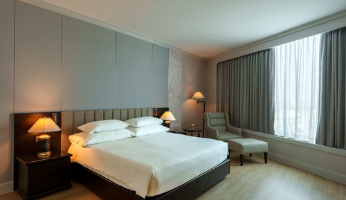 Premier Executive Room