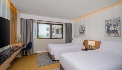 Three Bedroom Sea View Apartment