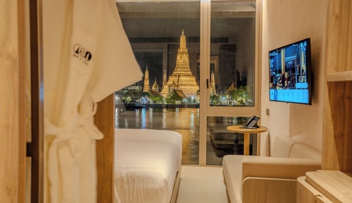 Deluxe Double or Twin Room with River View (Higher Floor)