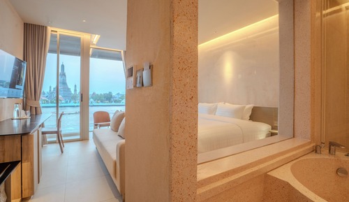 King Room with River View (Higher Floor)