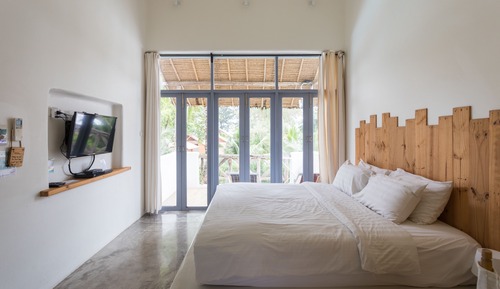 Deluxe Double Room, 1 King Bed, Non Smoking, Pool View