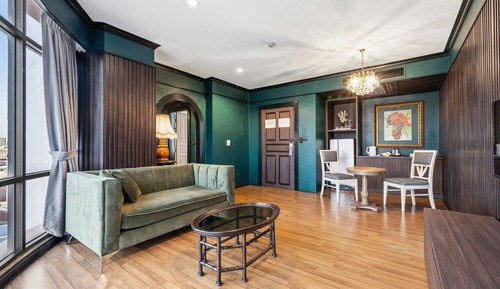 Signature Premier Suite