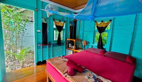 Fan Bungalow Lagoon View D2