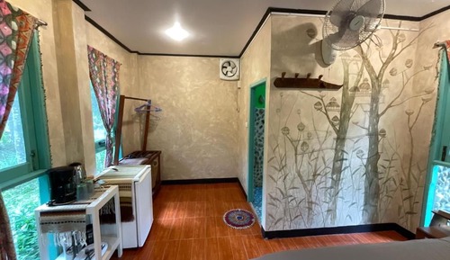 Aircon Bungalow Garden View B3