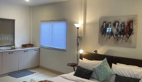 Deluxe Apartment, Courtyard View