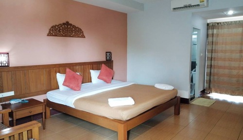Deluxe Single Room, 1 King Bed, Non Smoking, Balcony
