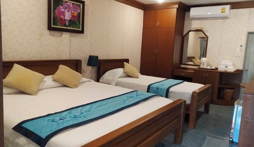 MokeHom Room