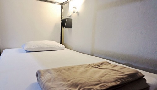 Basic Shared Dormitory, Women only