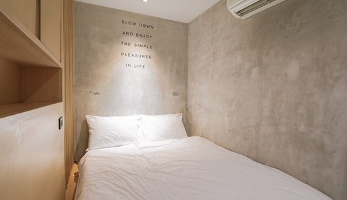 Private Room with Shared Bathroom