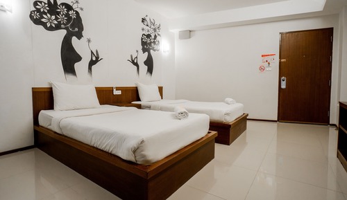 Standard Twin Room