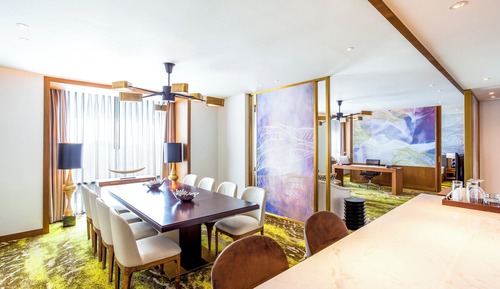Deluxe Suite