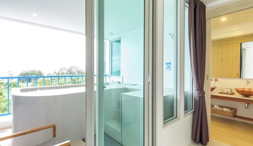 Deluxe Ocean View Jacuzzi