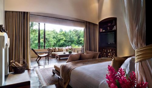 Four Bedroom Grand Residence Villa with Pool