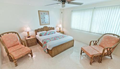 One Bedroom Balcony Apartment with Spa Bath