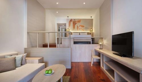 Seaview Hillside Pool Suite