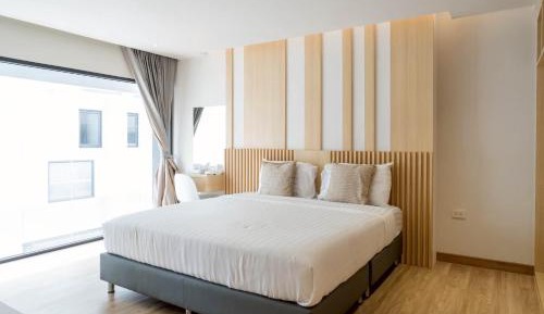 Studio Apartment with King Bed