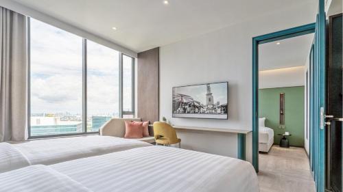 Connecting Room