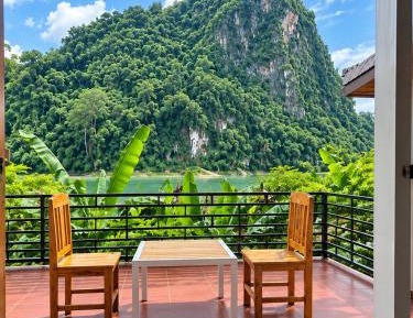 Family Room with Mountain View
