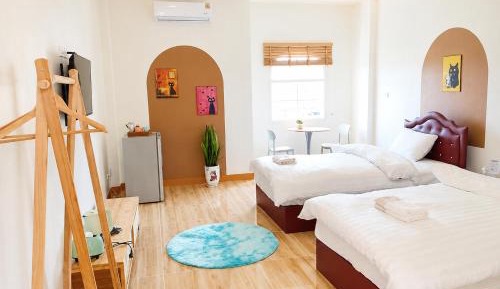 Room #1691702002