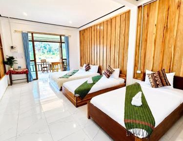 Family Room with Mountain View