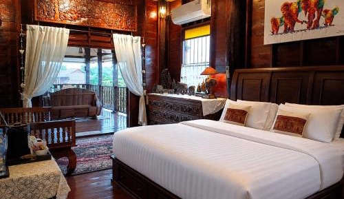Premier King Room with Pool View