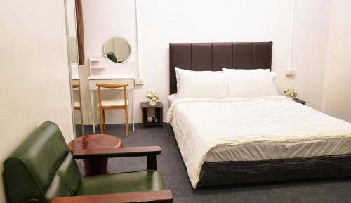 Standard Queen Room