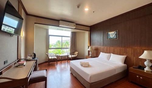 Standard Queen Room
